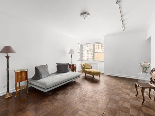 150 East 69th Street 11L, New York NY 10021