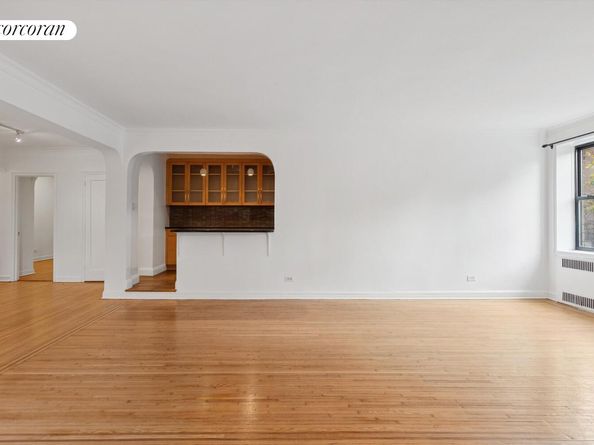 69-40 Yellowstone Boulevard 121, Queens NY 11375