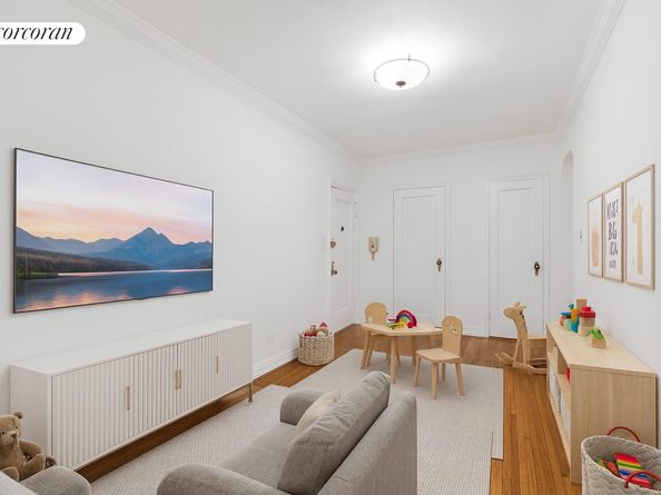 69-40 Yellowstone Boulevard 121, Queens NY 11375