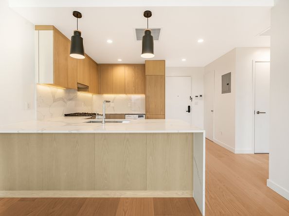 30-05 Vernon Boulevard 5D, Queens NY 11102