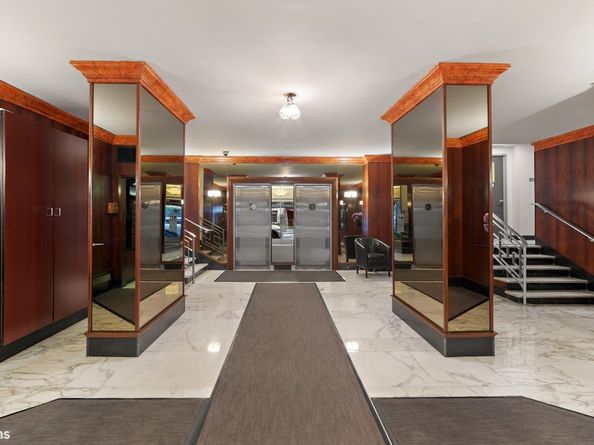 345 East 52nd Street 9A, New York NY 10022