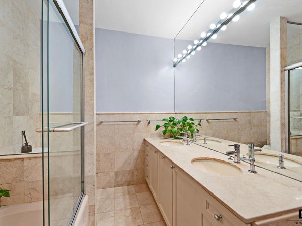 240 East 47th Street 19B, New York NY 10017