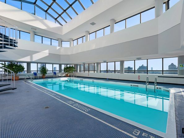 240 East 47th Street 19B, New York NY 10017