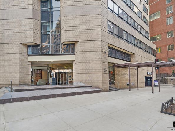 240 East 47th Street 19B, New York NY 10017