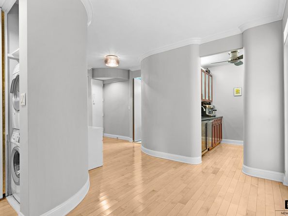 240 East 47th Street 19B, New York NY 10017