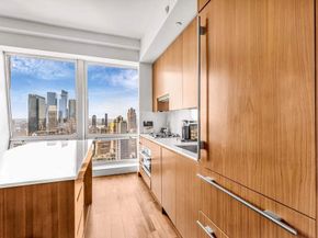 400 Fifth Avenue 42G, New York NY 10018