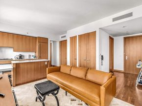 400 Fifth Avenue 42G, New York NY 10018