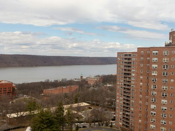 5800 Arlington Avenue 21A, Bronx NY 10471