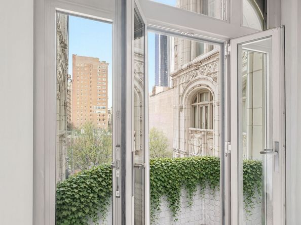 36 Gramercy Park E 10S, New York NY 10003