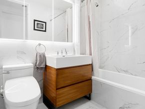 22-43 Jackson Avenue 7F, Queens NY 11101