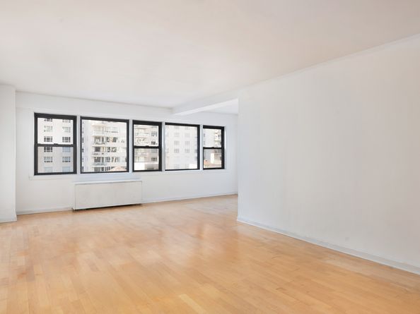 220 East 67th Street 10A, New York NY 10065