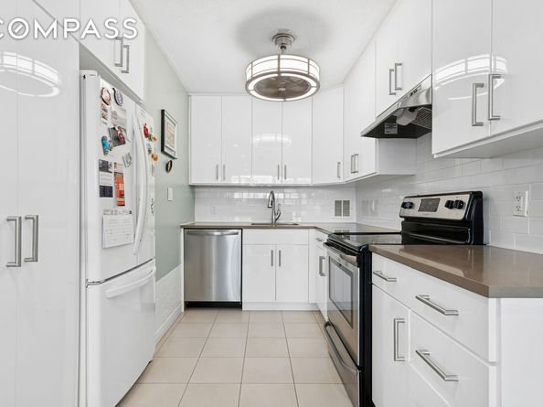 9-20 166th Street 3B, Queens NY 11357