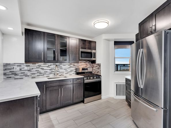 5700 Arlington Avenue 22R, Bronx NY 10471