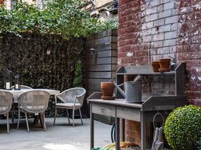 25 East 94th Street, New York NY 10128