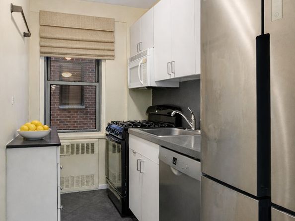 420 East 55th Street 5R, New York NY 10022
