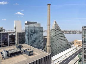 555 West 59th Street 32B, New York NY 10019