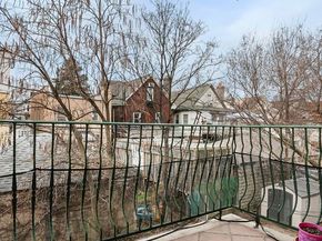 734 East 5th Street 3R, Brooklyn NY 11218