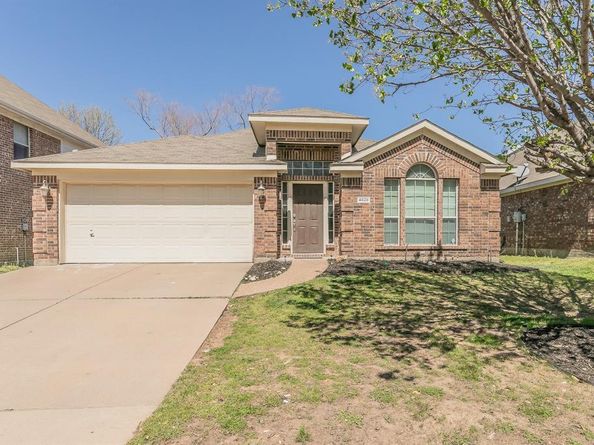 4828  Summer Oaks Lane , Fort Worth Texas 76123