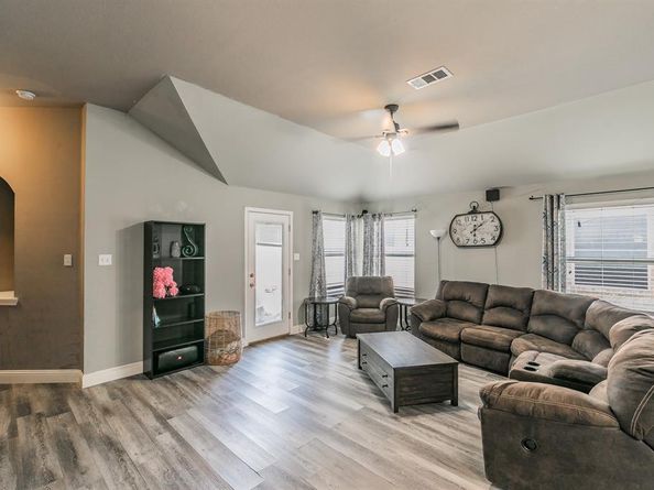 4828  Summer Oaks Lane , Fort Worth Texas 76123