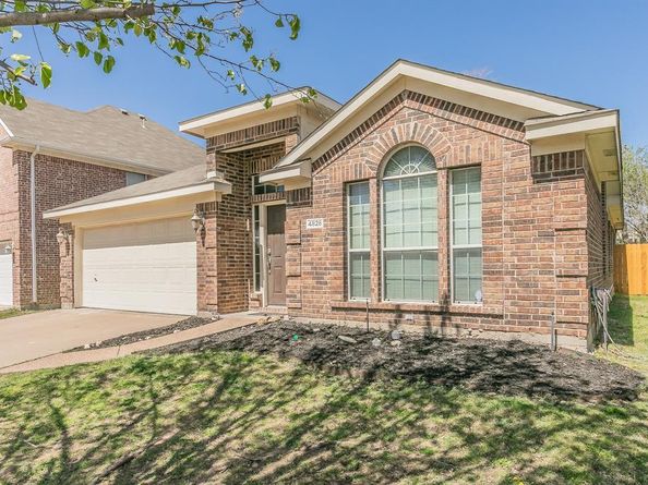 4828  Summer Oaks Lane , Fort Worth Texas 76123