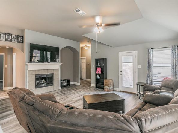 4828  Summer Oaks Lane , Fort Worth Texas 76123