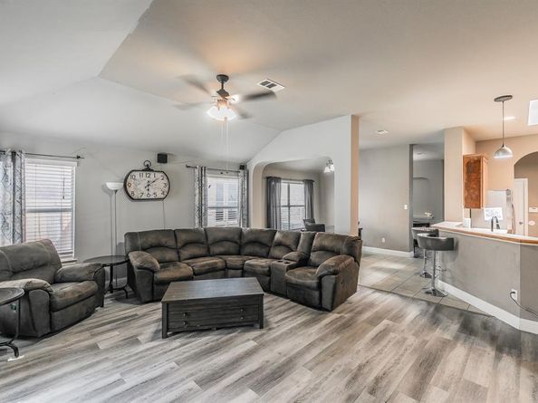 4828  Summer Oaks Lane , Fort Worth Texas 76123