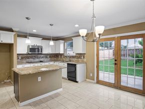 2322  Tan Oak Drive , Dallas Texas 75212