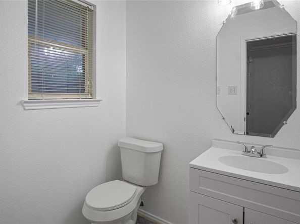2322  Tan Oak Drive , Dallas Texas 75212