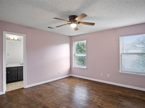 2322  Tan Oak Drive , Dallas Texas 75212