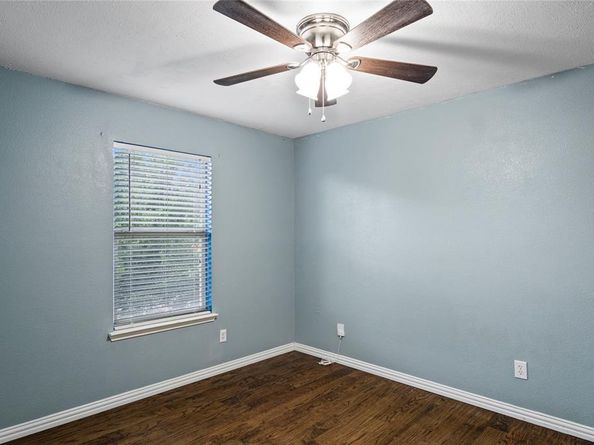 2322  Tan Oak Drive , Dallas Texas 75212
