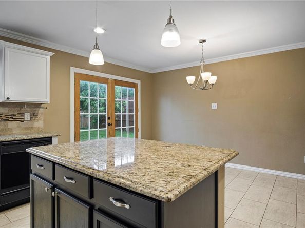 2322  Tan Oak Drive , Dallas Texas 75212