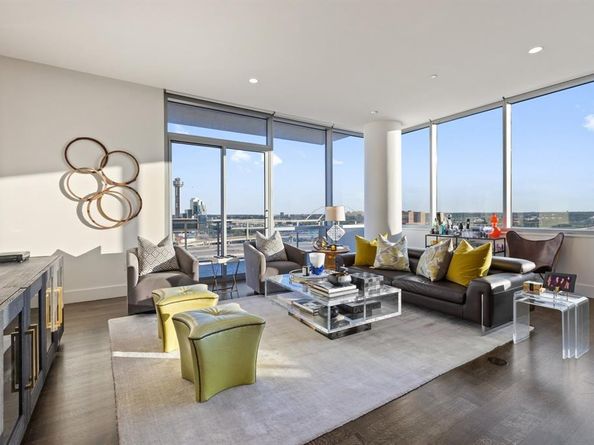 2200  Victory Avenue  1105, Dallas Texas 75219