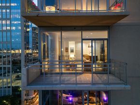 2200  Victory Avenue  1105, Dallas Texas 75219