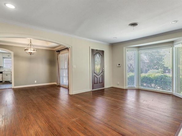 5709  El Campo Avenue , Fort Worth Texas 76107