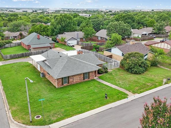 2110  Azalea Street , Denton Texas 76205