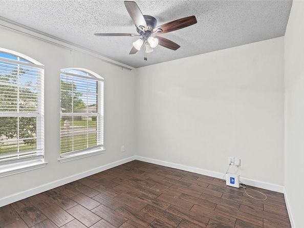 907  Valdez Drive , Dallas Texas 75253