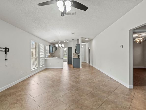 907  Valdez Drive , Dallas Texas 75253