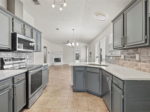 907  Valdez Drive , Dallas Texas 75253