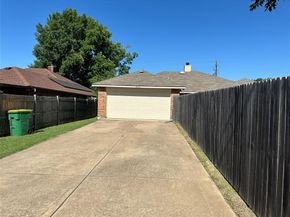 1512  Straus Road , Cedar Hill Texas 75104