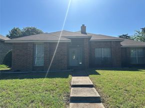 1512  Straus Road , Cedar Hill Texas 75104
