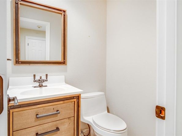 9131  Valley Chapel Lane , Dallas Texas 75220