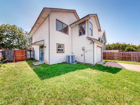 205  Callender Drive , Fort Worth Texas 76108