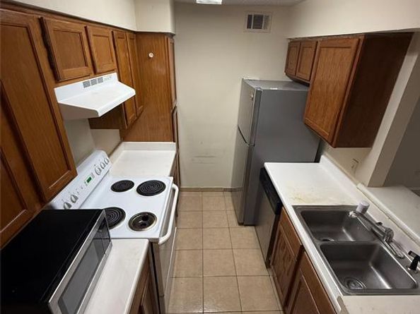 3624  Parkridge Drive  213, Dallas Texas 75234