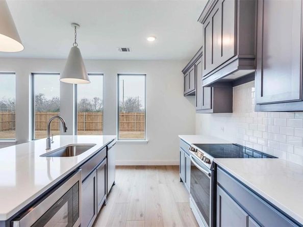2316  Glasgow Way , Denton Texas 76207