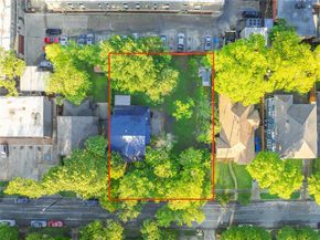 824  Elsbeth Street , Dallas Texas 75208
