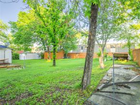 824  Elsbeth Street , Dallas Texas 75208