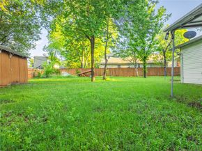 824  Elsbeth Street , Dallas Texas 75208
