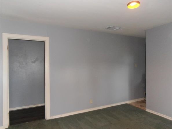 2108  Norwood Lane , Arlington Texas 76013