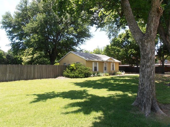 2108  Norwood Lane , Arlington Texas 76013