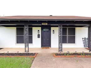 225  Hallbrook  , Fort Worth Texas 76134